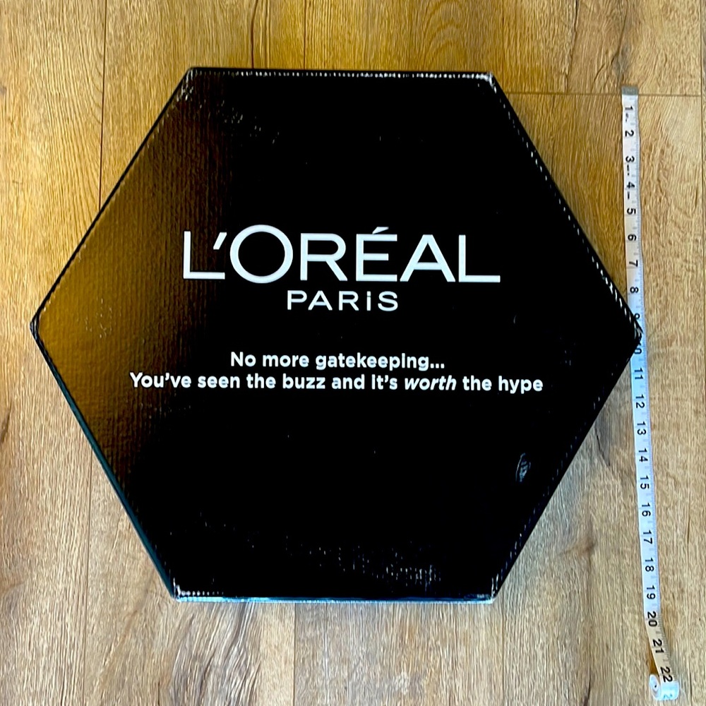 Brand new **LORÉAL PARIS** 12 colour lip palette. With 6 colors of eyeliner.